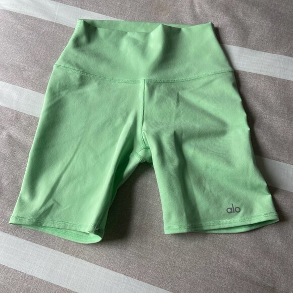 ALO Yoga Pants - EUC Alo 5" Airbrush High-Waist Biker Short Sz XS